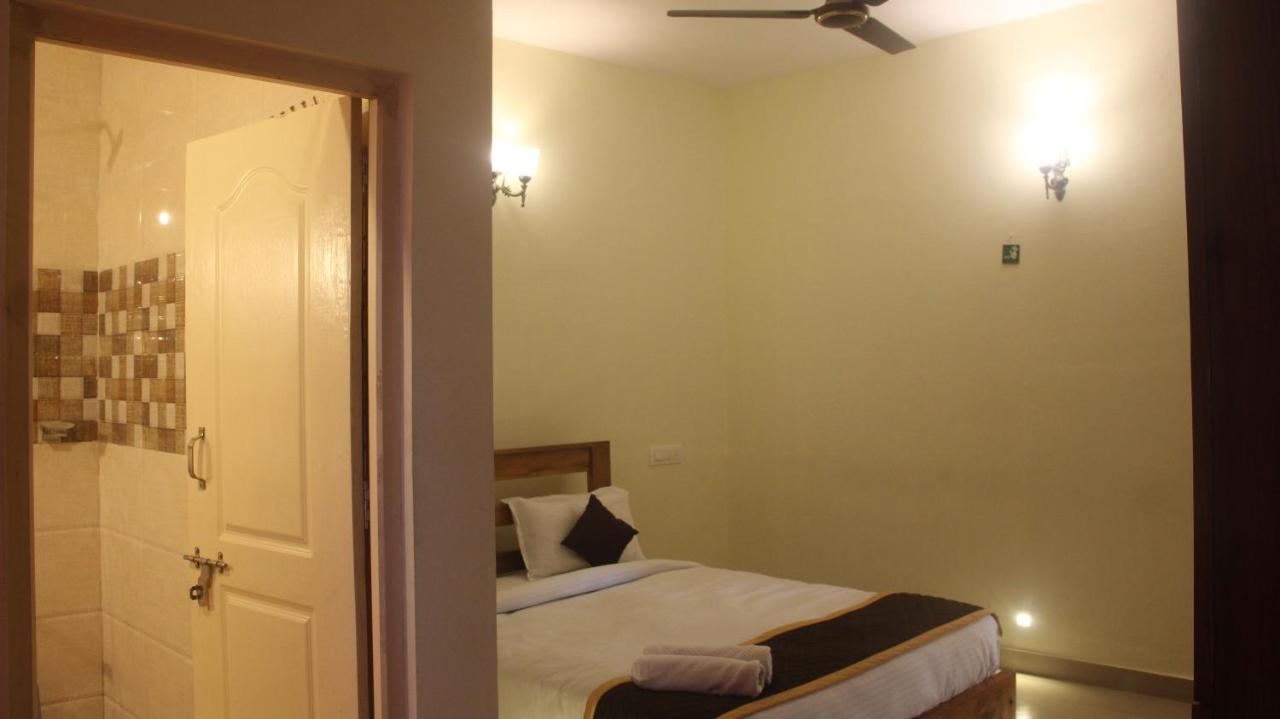 Kollanoor Guest House 马迪凯里 外观 照片