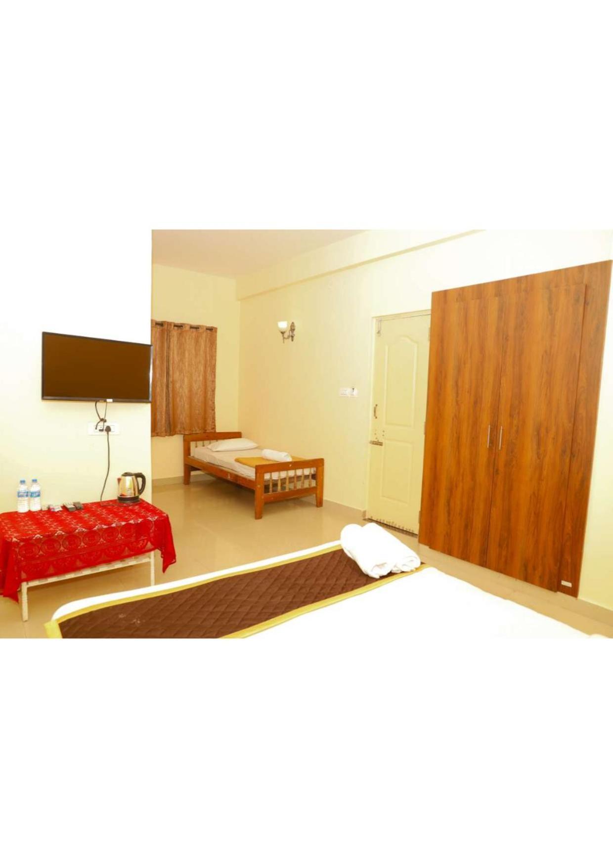 Kollanoor Guest House 马迪凯里 外观 照片
